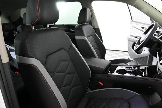 new 2025 Volkswagen Atlas car, priced at $49,464