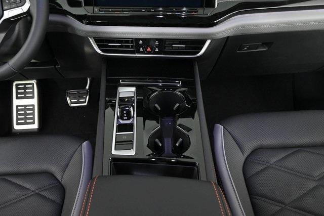 new 2025 Volkswagen Atlas car, priced at $49,464