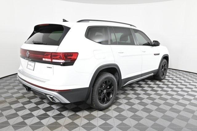 new 2025 Volkswagen Atlas car, priced at $49,464