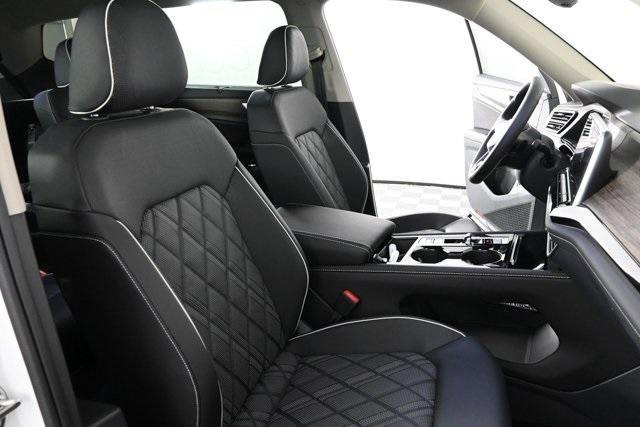 new 2025 Volkswagen Atlas car, priced at $57,346