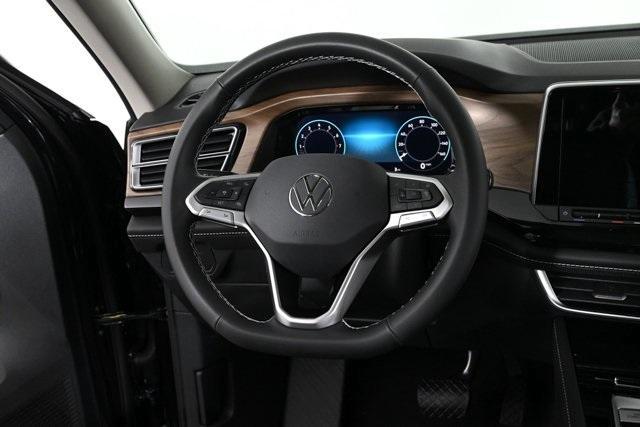 new 2025 Volkswagen Atlas car, priced at $45,596