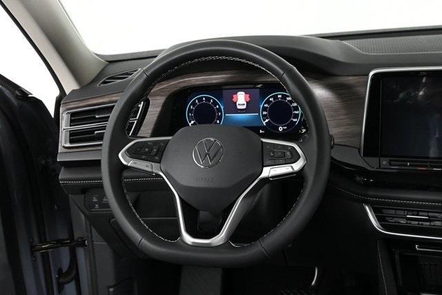 new 2025 Volkswagen Atlas car, priced at $52,111