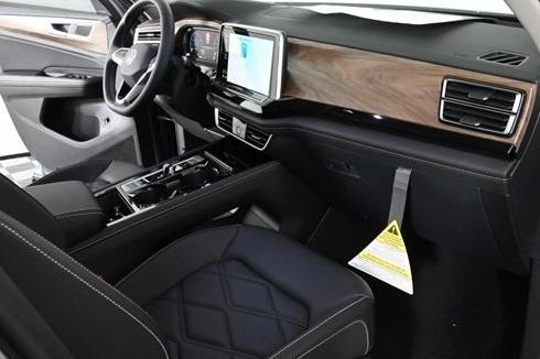 new 2025 Volkswagen Atlas car, priced at $48,587