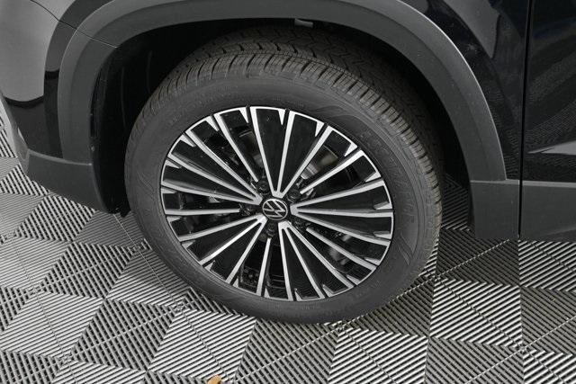new 2025 Volkswagen Taos car, priced at $30,316