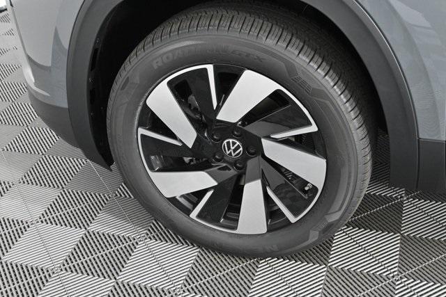 new 2025 Volkswagen Atlas Cross Sport car, priced at $46,301