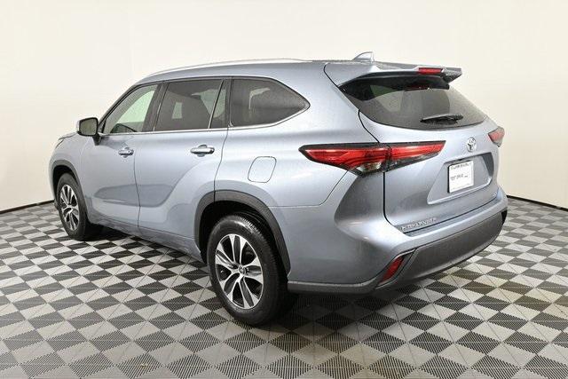 used 2021 Toyota Highlander car, priced at $31,995