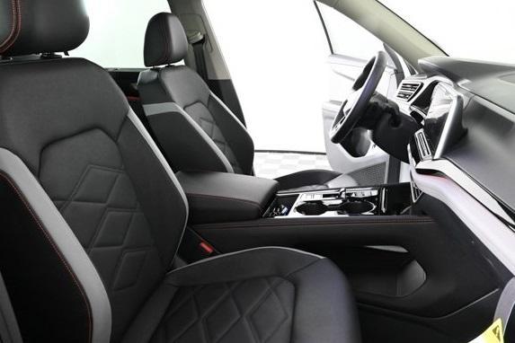 new 2025 Volkswagen Atlas car, priced at $49,646