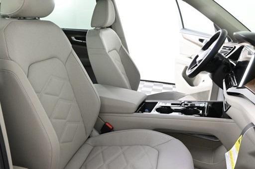 new 2025 Volkswagen Atlas car, priced at $46,631