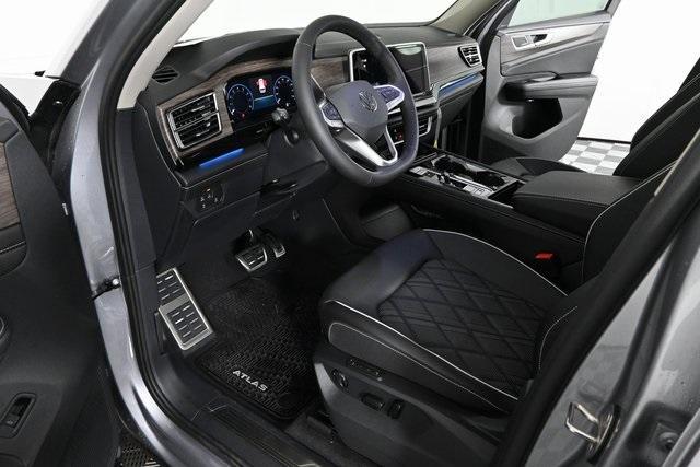 new 2025 Volkswagen Atlas car, priced at $56,661