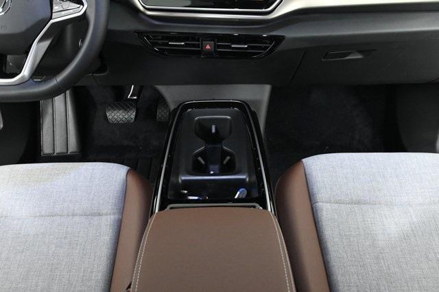new 2025 Volkswagen ID.4 car, priced at $47,261