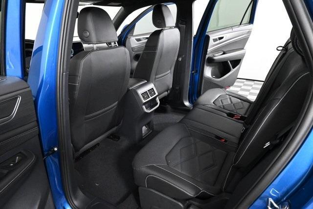 new 2025 Volkswagen Atlas Cross Sport car, priced at $45,846
