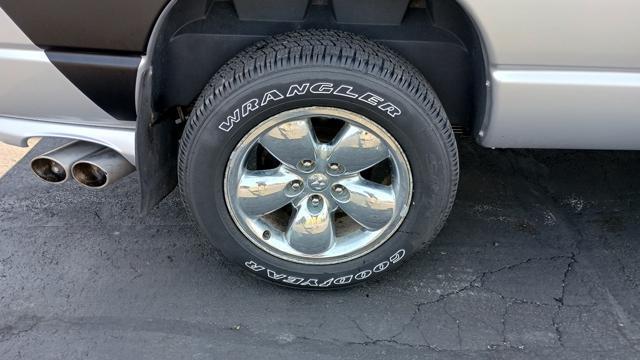 used 2005 Dodge Ram 1500 car, priced at $14,995