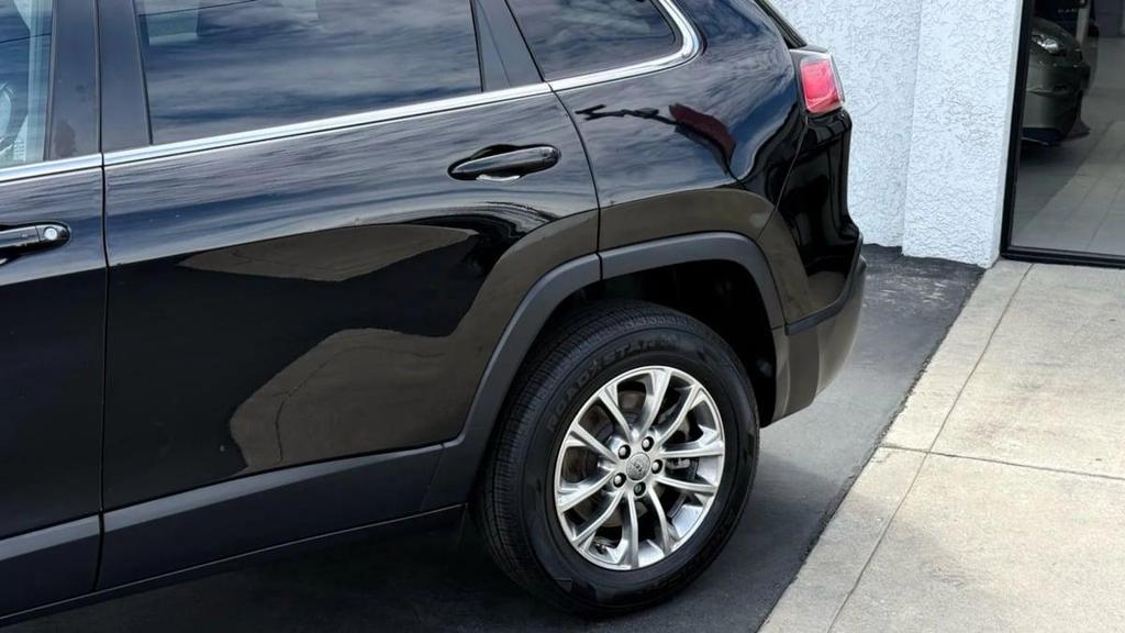 used 2021 Jeep Cherokee car, priced at $16,880