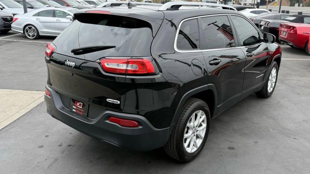 used 2018 Jeep Cherokee car, priced at $10,555
