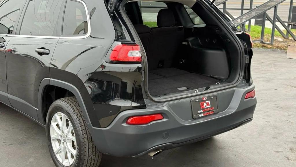 used 2018 Jeep Cherokee car, priced at $10,555