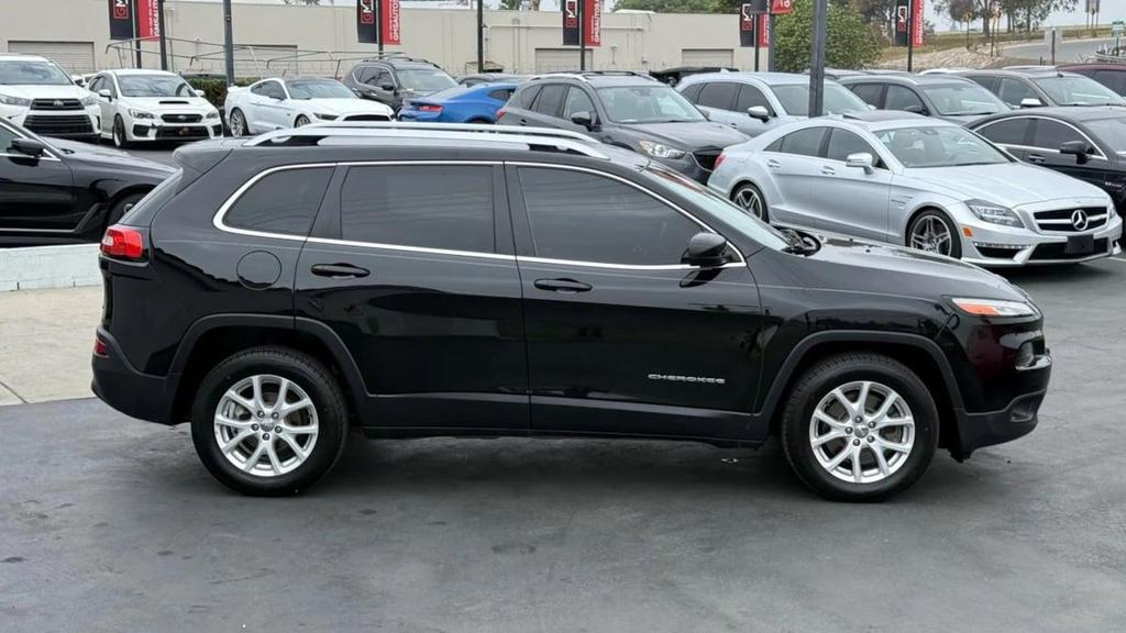 used 2018 Jeep Cherokee car, priced at $10,555
