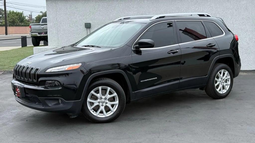 used 2018 Jeep Cherokee car, priced at $10,555