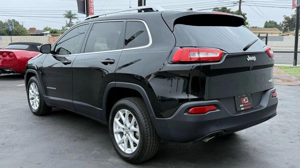 used 2018 Jeep Cherokee car, priced at $10,555
