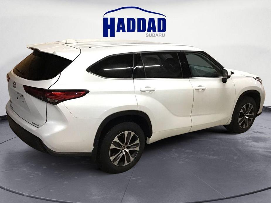 used 2022 Toyota Highlander car, priced at $35,500