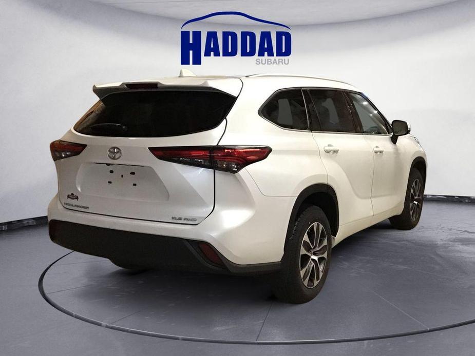 used 2022 Toyota Highlander car, priced at $35,500