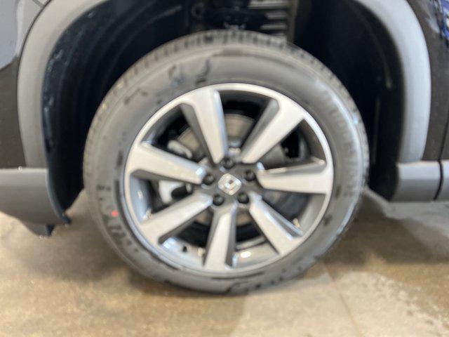 new 2025 Honda Pilot car, priced at $51,050