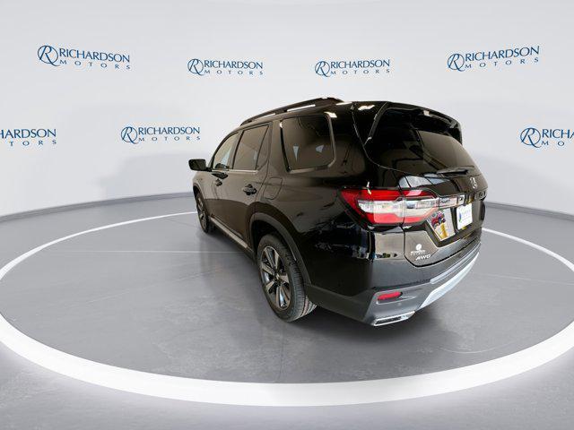 new 2025 Honda Pilot car, priced at $51,050