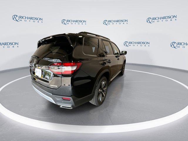 new 2025 Honda Pilot car, priced at $51,050