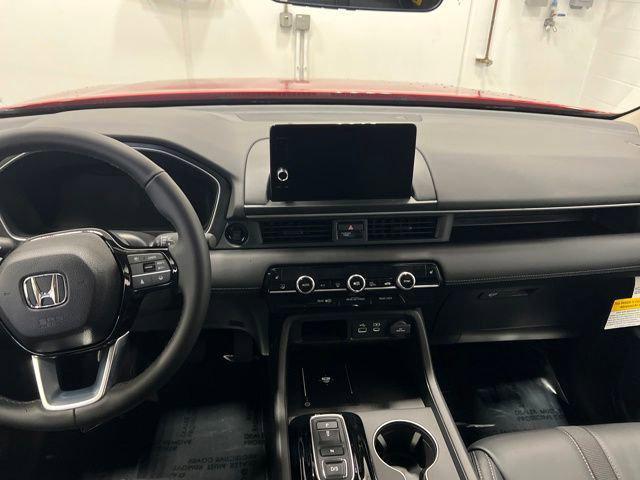 new 2025 Honda Pilot car, priced at $45,745