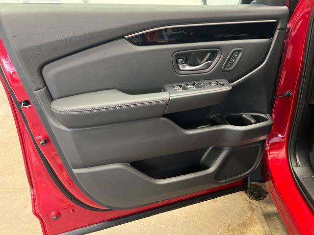 new 2025 Honda Pilot car, priced at $45,745