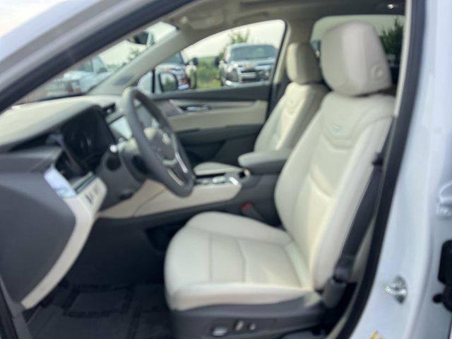 new 2025 Cadillac XT5 car, priced at $57,415