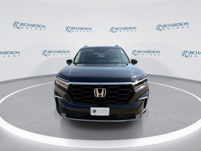 new 2025 Honda Pilot car, priced at $54,530
