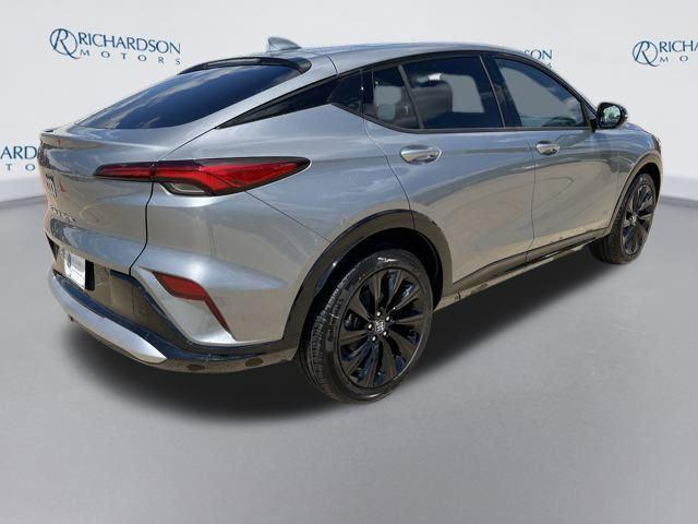 new 2025 Buick Envista car, priced at $30,565