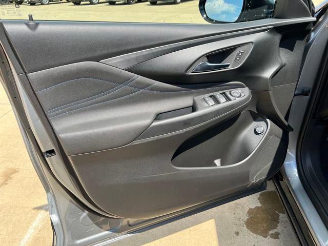 new 2025 Buick Envista car, priced at $30,565