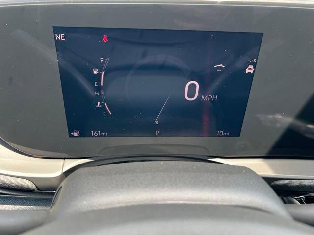 new 2025 Buick Envista car, priced at $30,565