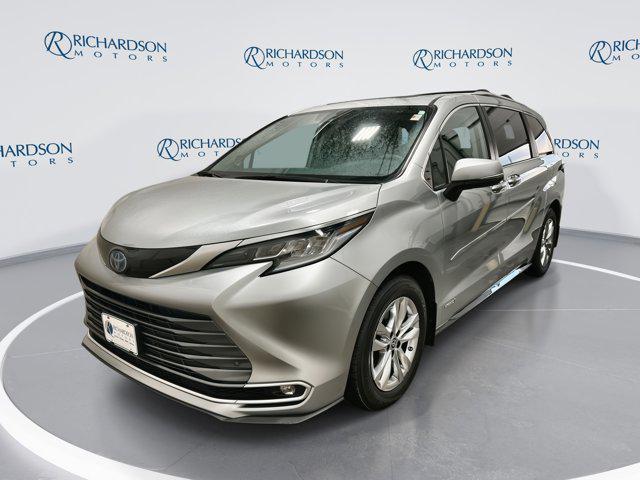 used 2021 Toyota Sienna car, priced at $32,706