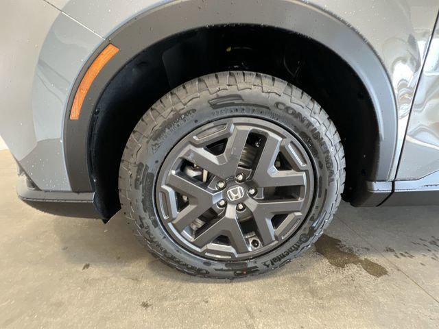 new 2026 Honda CR-V Hybrid car, priced at $39,159