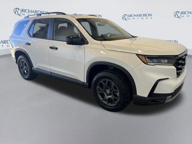 new 2025 Honda Pilot car, priced at $49,309