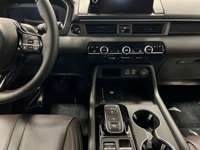 new 2025 Honda Pilot car, priced at $52,576