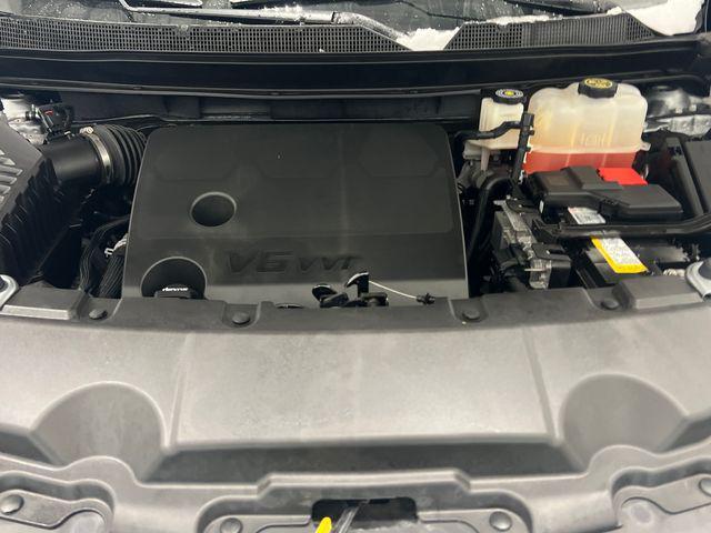 used 2023 Chevrolet Traverse car, priced at $32,860