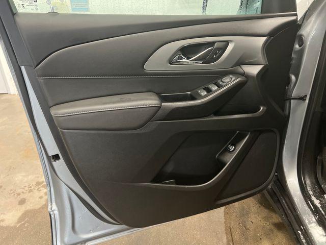 used 2023 Chevrolet Traverse car, priced at $32,860