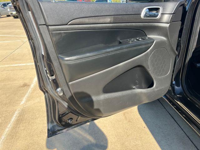 used 2015 Jeep Grand Cherokee car, priced at $13,804