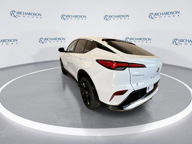 new 2025 Buick Envista car, priced at $30,070