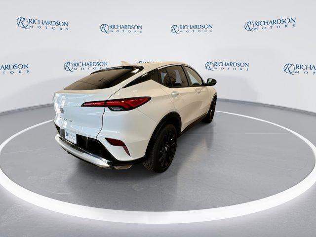 new 2025 Buick Envista car, priced at $30,070
