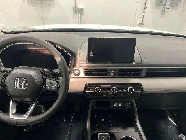 new 2025 Honda Pilot car, priced at $48,253