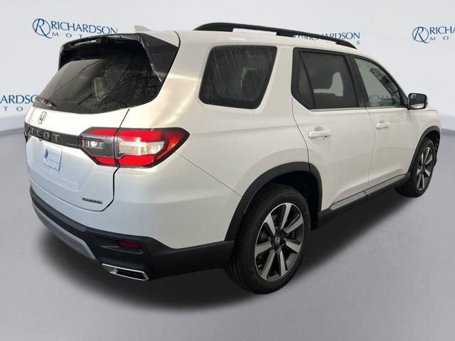 new 2025 Honda Pilot car, priced at $48,253