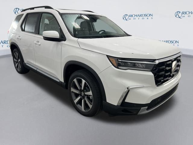 new 2025 Honda Pilot car, priced at $48,253