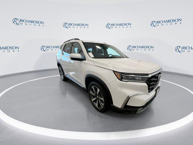 new 2025 Honda Pilot car, priced at $51,505