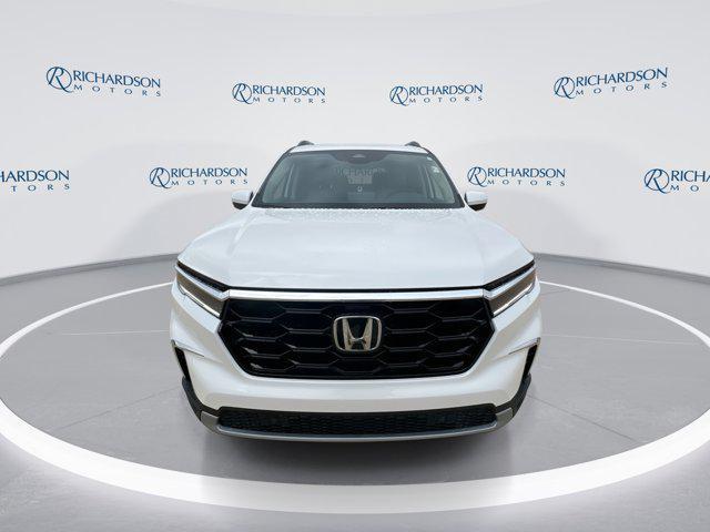 new 2025 Honda Pilot car, priced at $51,505