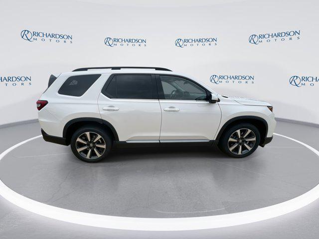new 2025 Honda Pilot car, priced at $51,505