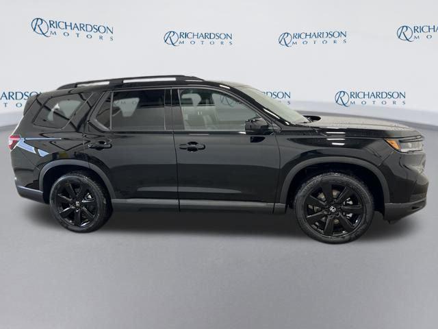 new 2025 Honda Pilot car, priced at $54,580